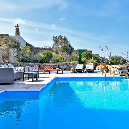 Semesterbostad Eliza With A Swimming Pool And Sea View In The Area Of Otzia, On The Island Of Kea Otziás