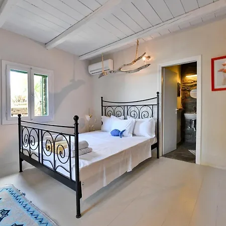 Σπίτι διακοπών Eliza With A Swimming Pool And Sea View In The Area Of Otzia, On The Island Of Kea