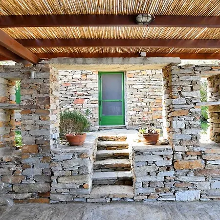 Holiday home Eliza With A Swimming Pool And Sea View In The Area Of Otzia, On The Island Of Kea *