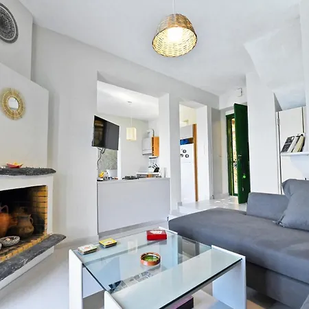 Holiday home Eliza With A Swimming Pool And Sea View In The Area Of Otzia, On The Island Of Kea *