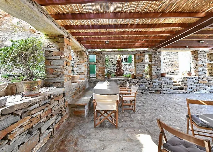 Eliza With A Swimming Pool And Sea View In The Area Of Otzia, On The Island Of Kea