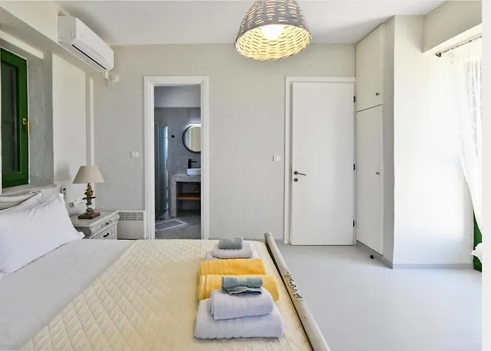 Eliza With A Swimming Pool And Sea View In The Area Of Otzia, On The Island Of Kea Casa de Férias