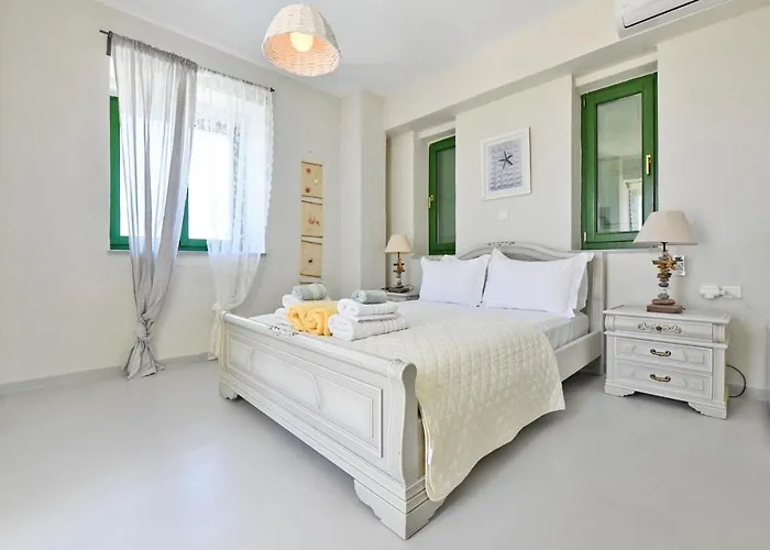 Eliza With A Swimming Pool And Sea View In The Area Of Otzia, On The Island Of Kea * Otziás